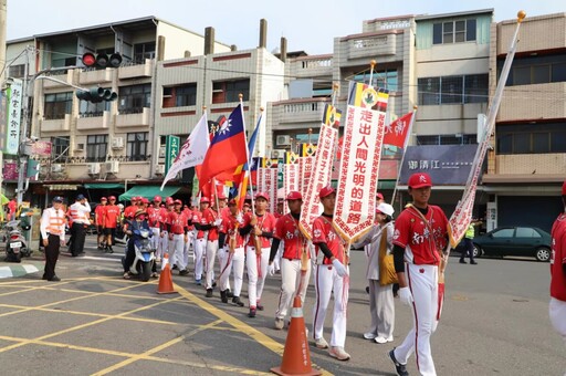 行腳托缽廣結善緣 南華師生感謝百萬人護持興學