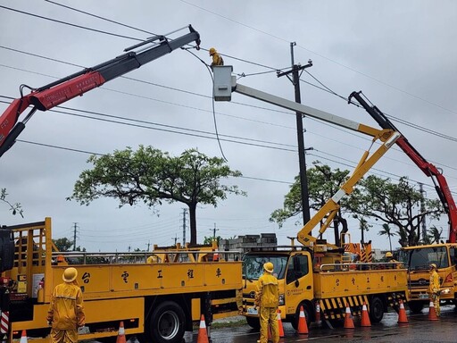 康芮襲台截至中午逾15萬戶停電 台電：估明早全面搶修