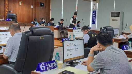 前任社區理事長代表會擱置現任爭取的補助案 遭社區民眾砲轟