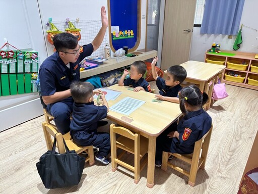 小小警察體驗營 深水派出所與幼兒園犯罪預防及交通宣導