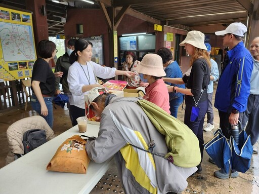 相約冬山河生態綠舟 宜蘭大學校友總會聯誼活動場面溫馨