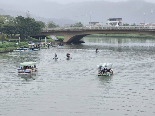 相約冬山河生態綠舟 宜蘭大學校友總會聯誼活動場面溫馨