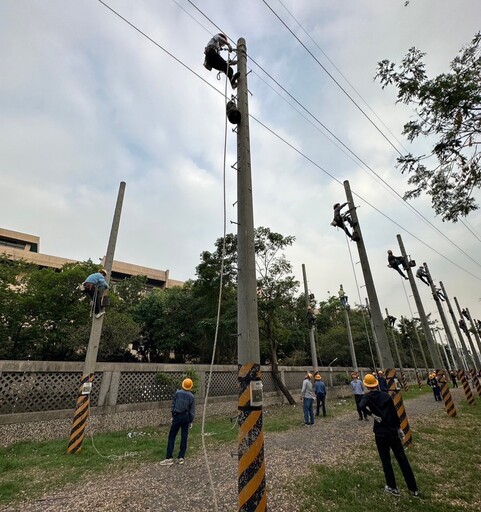 「黃衣戰士」捍衛電力穩定！台電配電線路維護人才培訓高難度 一年成就專業搶修英雄