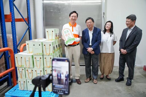 嘉義優鮮農漁產品進駐新加坡 極光哈密瓜限量秒殺