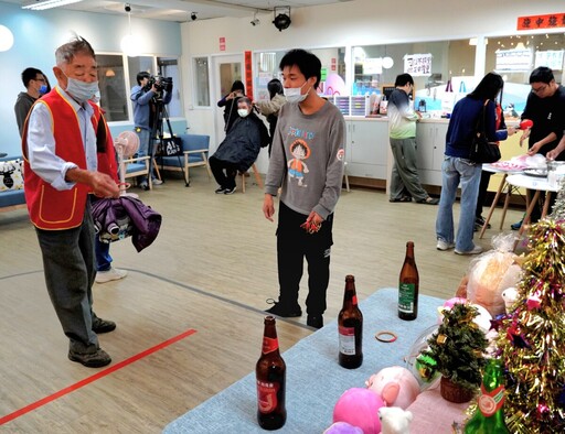 正修科大圓夢傳愛！特教生化助人為樂 點亮獨居長輩冬日幸福