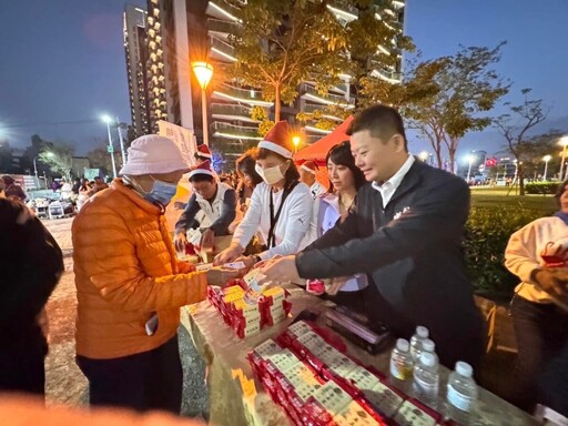 曾俊傑X社區守護138歲老榕 耶誕點燈見證重生奇蹟