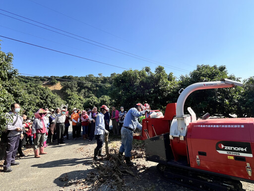 高雄農業迎機械化新時代 果樹機械團協助農友降成本增效率