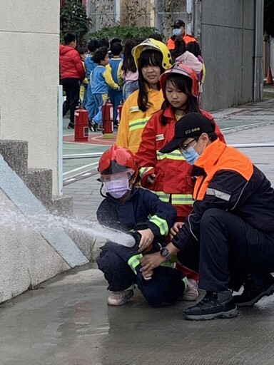 雲林縣消防局前進校園 宣導防火防災觀念