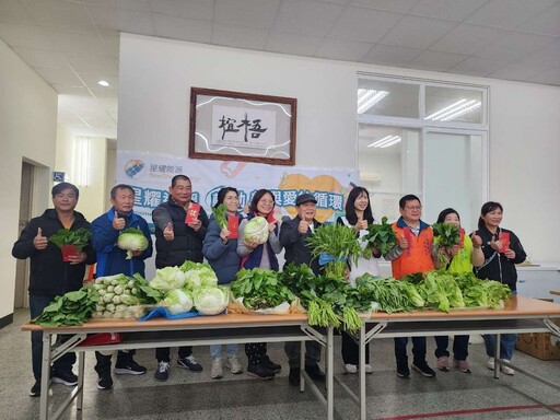 星耀能源愛心蔬菜捐贈及年終加菜金 挹注口湖地區長青食堂