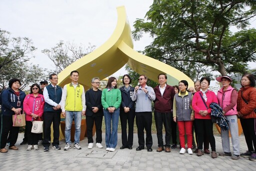 李雨庭成功爭取！打造「林園最美候車亭」 洋蔥造型幸福啟用