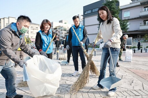 許淑華帶頭年終大掃除 守護南投美麗蛇我其誰