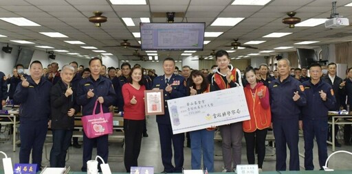 暖心年菜揪愛送孤老 雲縣警局長李建民號召同仁響應華山基金會公益活動