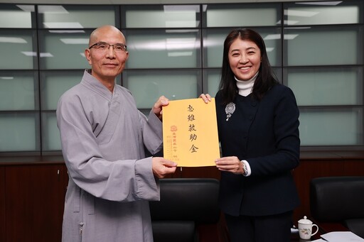 靈巖山寺捐120萬 助弱勢家庭急難救助喪葬補助