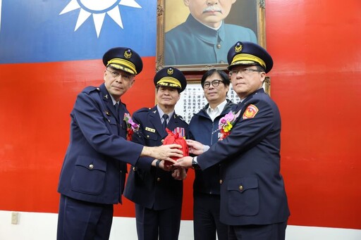 高市警局卸、新任分局長、大隊長聯合交接典禮 陳其邁勉新任戮力維安