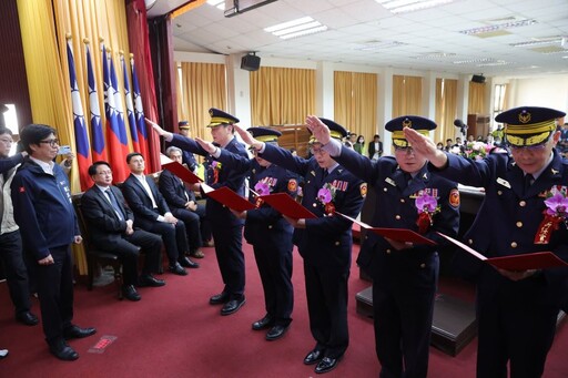 高市警局卸、新任分局長、大隊長聯合交接典禮 陳其邁勉新任戮力維安