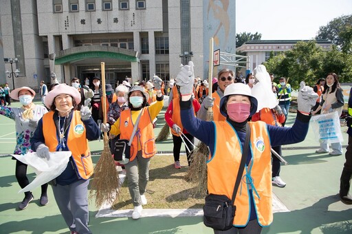 除舊佈新迎新春 嘉市環境清潔週動員百名志工清理嘉園