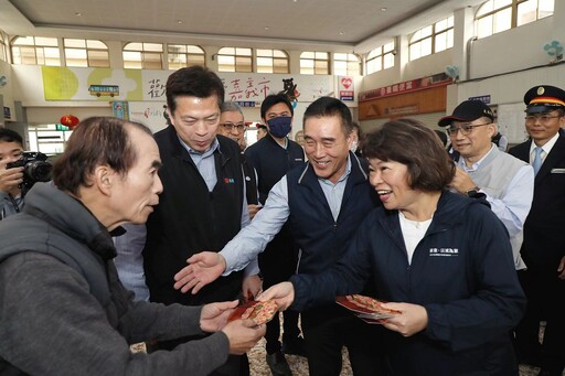 確保春節疏運安全 黃敏惠視察火車站先期轉運中心