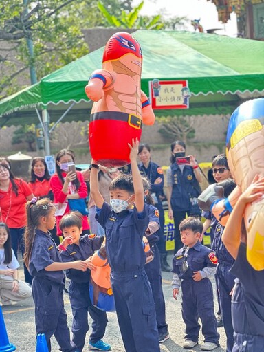 高市婦幼隊小小警察營 歲末歡慶迎接蛇年新春