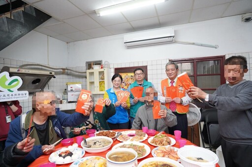 竹縣春節送暖 遊民圍爐過大年共享溫馨佳節