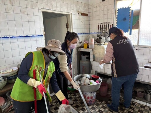 臺東縣府協助縱谷區弱勢家庭大掃除迎新年