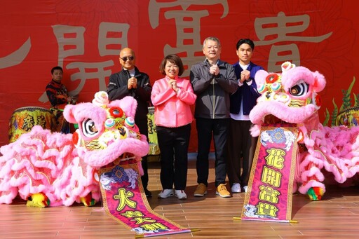 黃敏惠初一送開運紅包 祈願市民幸福安康