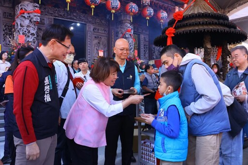 初二走春迎財氣黃敏惠發送限量小紅包 祈願市民好運