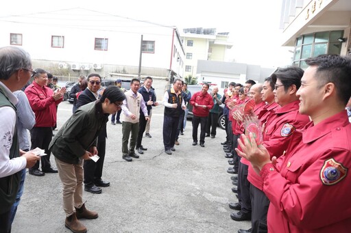 市長陳其邁初三慰問路竹分隊 感謝消防人員堅守崗位守護平安