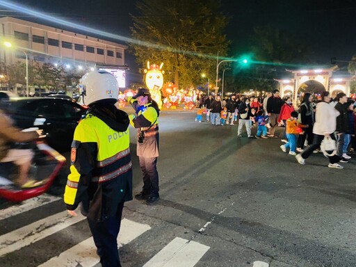 北港千人踩街慶元宵 張麗善與北港分局宣導反詐騙