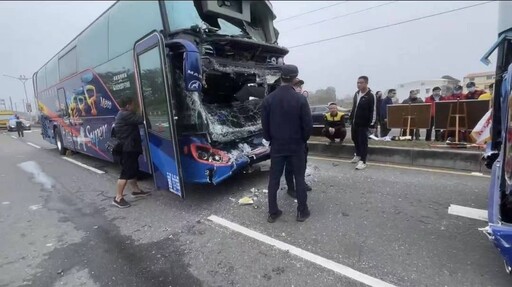 嘉縣新港鄉縣道發生進香團遊覽車追撞事故 24人受傷送醫