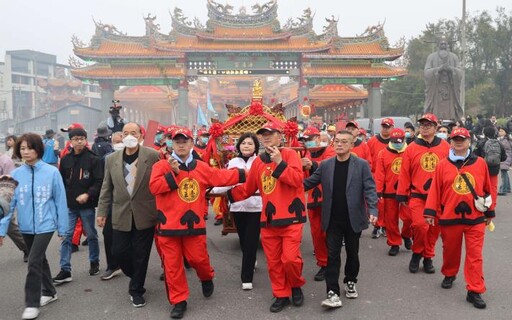 五股開臺尊王過爐海清宮起駕 循百年香路成功廟接駕萬名信眾共襄盛舉