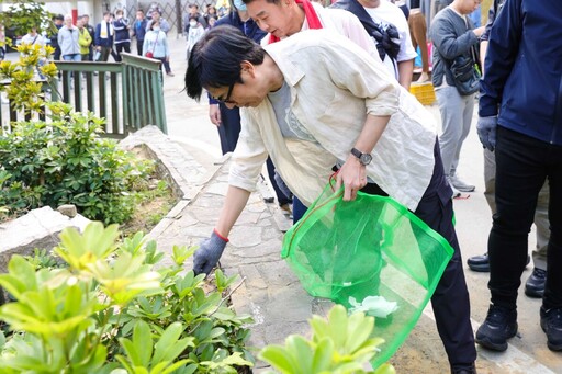 陳其邁帶隊淨山 千人響應摸彩驚喜連連