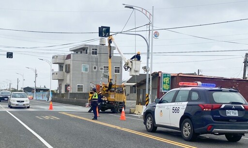 東北季風狂吹電線落 北港警即時通報排除獲讚許