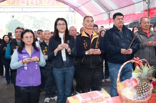 鹿谷永隆開山廟慶祝開山聖王聖誕暨重建142週年 許縣長獻香祈福