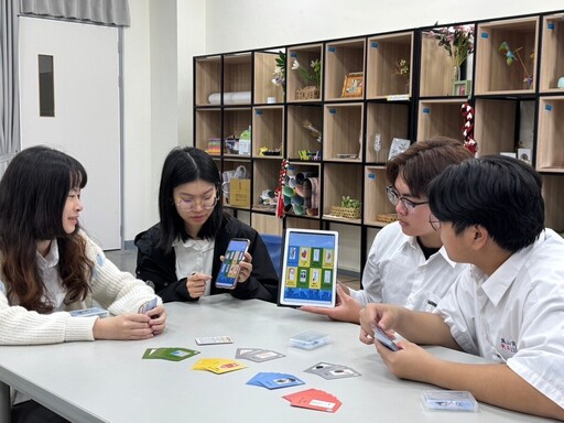 輔英科大×鳳山商工 護理桌遊APP勇奪國際銀牌