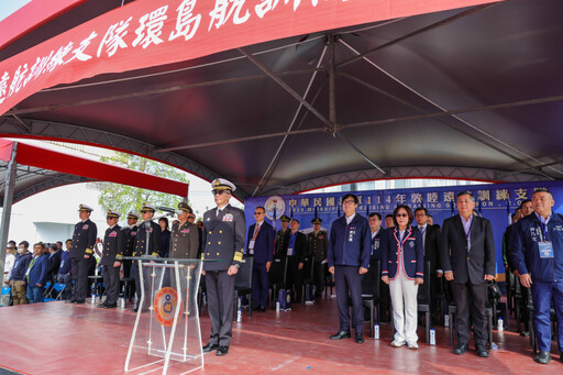 「海軍環島航訓」靠泊高雄 陳其邁：海軍是高雄的驕傲全力支持