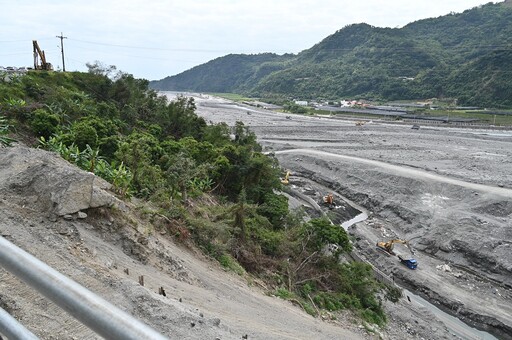 饒慶鈴視察南迴災後復建工程 把握汛期前黃金期完成防洪整備