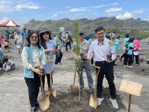 2025植樹月高雄六龜綠意再生 共同種碳守護環境