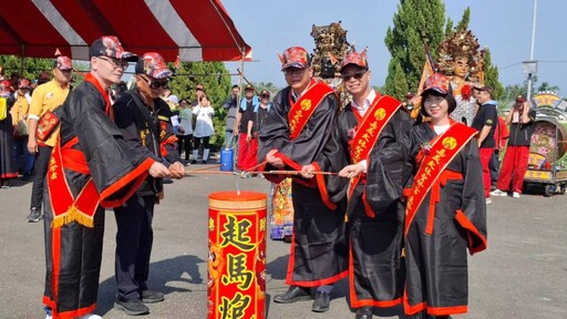 大林聖賢宮發揚關聖帝君忠義精神 天香夜巡點燃108支火把遶境