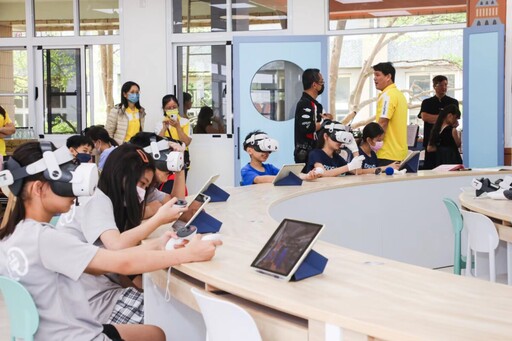 大同國小啟用「夢飛館」打造AR、VR外語學習新天地