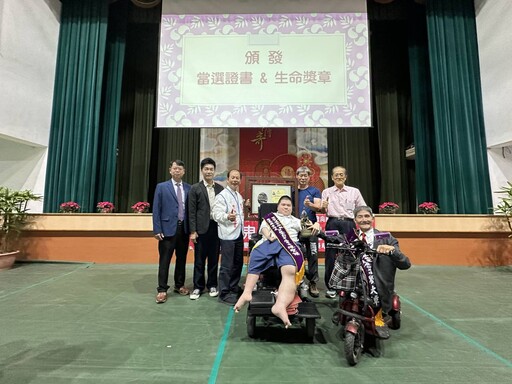 全勤玻璃娃娃變身生命戰士 中山工商陳聖傑勇奪周大觀熱愛生命獎章