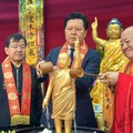 慶佛曆2569年釋迦牟尼佛聖誕 朱惕之浴佛祈福贈匾表敬意