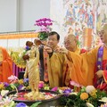國際佛誕文化節 新北市民政局長浴佛祈求市政推動順利百姓平安喜樂