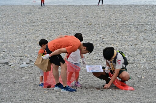 臺東世界地球日行動成果豐碩 700人齊力守護環境、共清出283公斤垃圾
