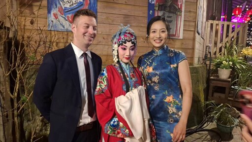 阿里山星光下婚旅 15對戀人沉浸奮起湖老老街浪漫風華