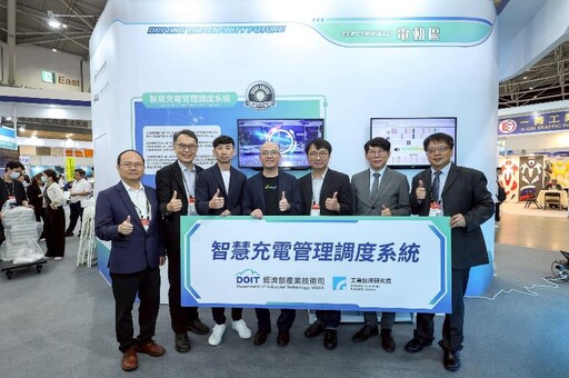 經濟部結合車電產業展現18項科研成果 推動AI智慧車輛產業鏈
