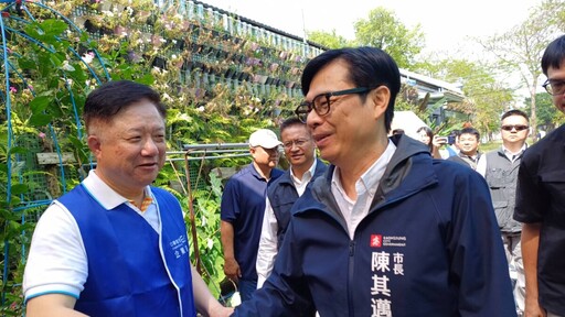 「AI有愛 彩繪人生」馨心學堂2025啟動 中華電信與高雄市攜手傳愛數位未來