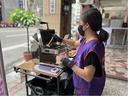 用愛烘焙雞蛋糕 單親媽媽撐起家為孩子打造明天