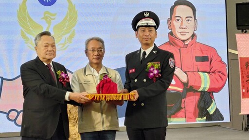 父傳子佳話 宜蘭縣義消總隊長交接 議長張勝德接棒領軍