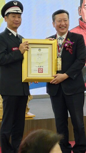 父傳子佳話 宜蘭縣義消總隊長交接 議長張勝德接棒領軍