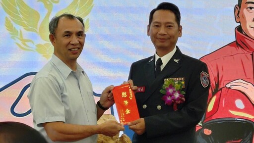 父傳子佳話 宜蘭縣義消總隊長交接 議長張勝德接棒領軍